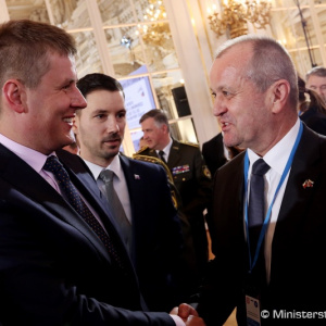 Ministri obrany krajín V4 rokovali v Prahe pri príležitosti 20. výročia vstupu Českej republiky do NATO