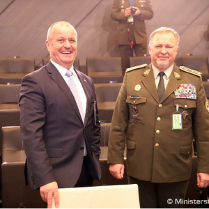 Ministri NATO diskutovali o bezpečnosti na Ukrajine