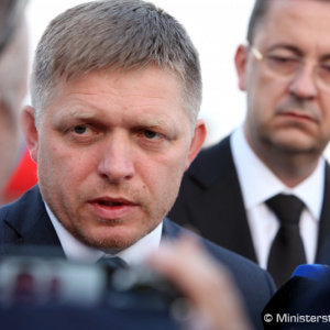 Predseda vlády a minister obrany navštívili zranených vojakov v Afganistane
