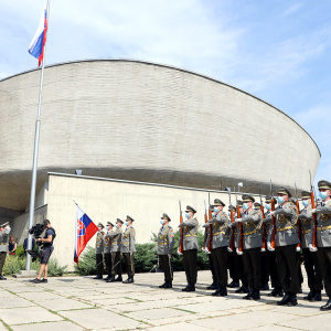 Cestna_straz_OSSR_pri_Pamatniku_SNP