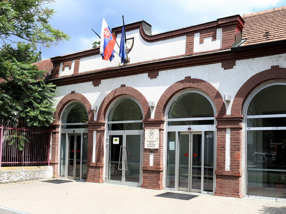 budova MO SR, pohľad sprava