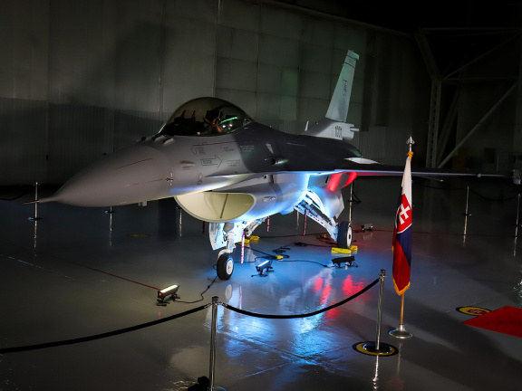 SVK F16 (1)