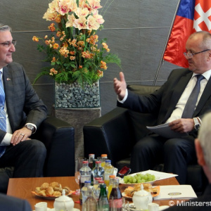 Minister obrany Peter Gajdoš rokoval s guvernérom štátu Indiana Ericom Holcombom