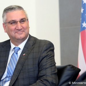 Minister obrany Peter Gajdoš rokoval s guvernérom štátu Indiana Ericom Holcombom