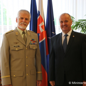 Minister Gajdoš sa stretol s predsedom Vojenského výboru NATO gen. Pavlom