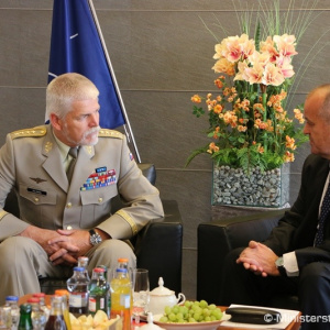 Minister Gajdoš sa stretol s predsedom Vojenského výboru NATO gen. Pavlom