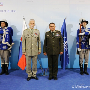 Minister Gajdoš sa stretol s predsedom Vojenského výboru NATO gen. Pavlom