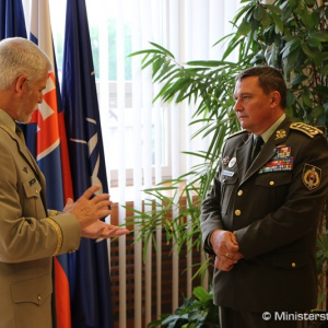 Minister Gajdoš sa stretol s predsedom Vojenského výboru NATO gen. Pavlom