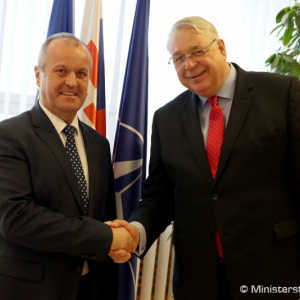 Minister Gajdoš rokoval s holandským veľvyslancom H. Cor van der Kwastom