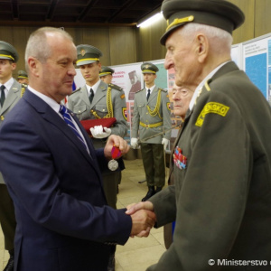 Minister Gajdoš ocenil v Trenčíne účastníkov národného boja za oslobodenie