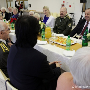 Minister obrany P. Gajdoš zagratuloval generálmajorovi Šedivému k 95. narodeninám