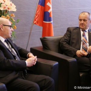 Minister Gajdoš rokoval o spolupráci v oblasti obrany s novým talianskym veľvyslancom G. Meuccim
