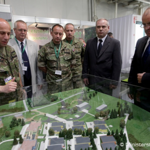 Minister obrany Peter Gajdoš otvoril medzinárodný veľtrh obrannej techniky IDEB 2016