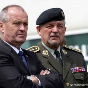 Minister obrany Peter Gajdoš otvoril medzinárodný veľtrh obrannej techniky IDEB 2016