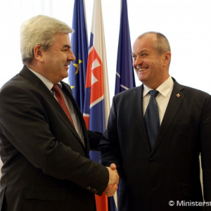 Minister Gajdoš rokoval s ukrajinským veľvyslancom J. Muškom