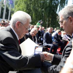Minister obrany M. Glváč vzdal v Banskej Bystrici hold účastníkom Slovenského národného povstania