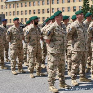 ...s vojakmi sa prišiel rozlúčiť aj minister Galko