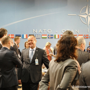 Generálny tajomník NATO J. Stoltenberg ocenil doterajšiu pomoc OS SR Ukrajine